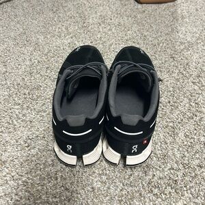 On Cloud Shoes Women’s 8.5